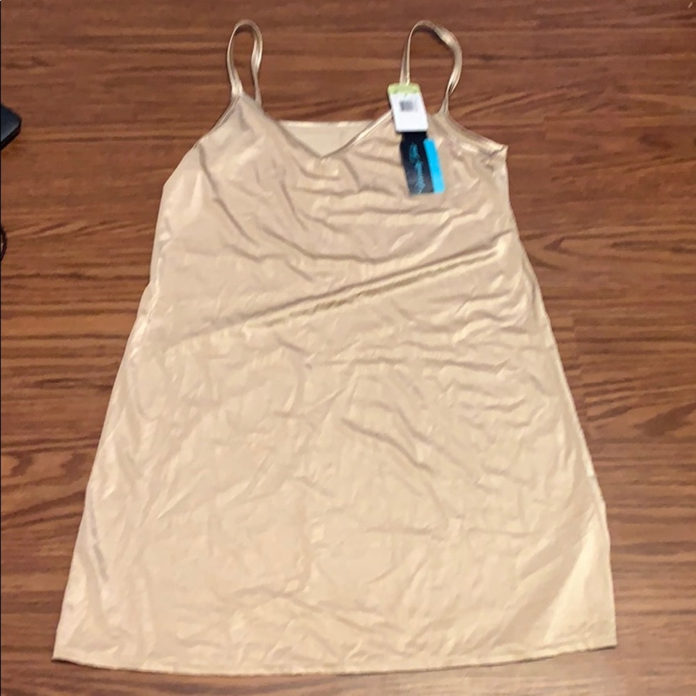 NWT Vanity Fair full nude slip. Size 18” (M)
